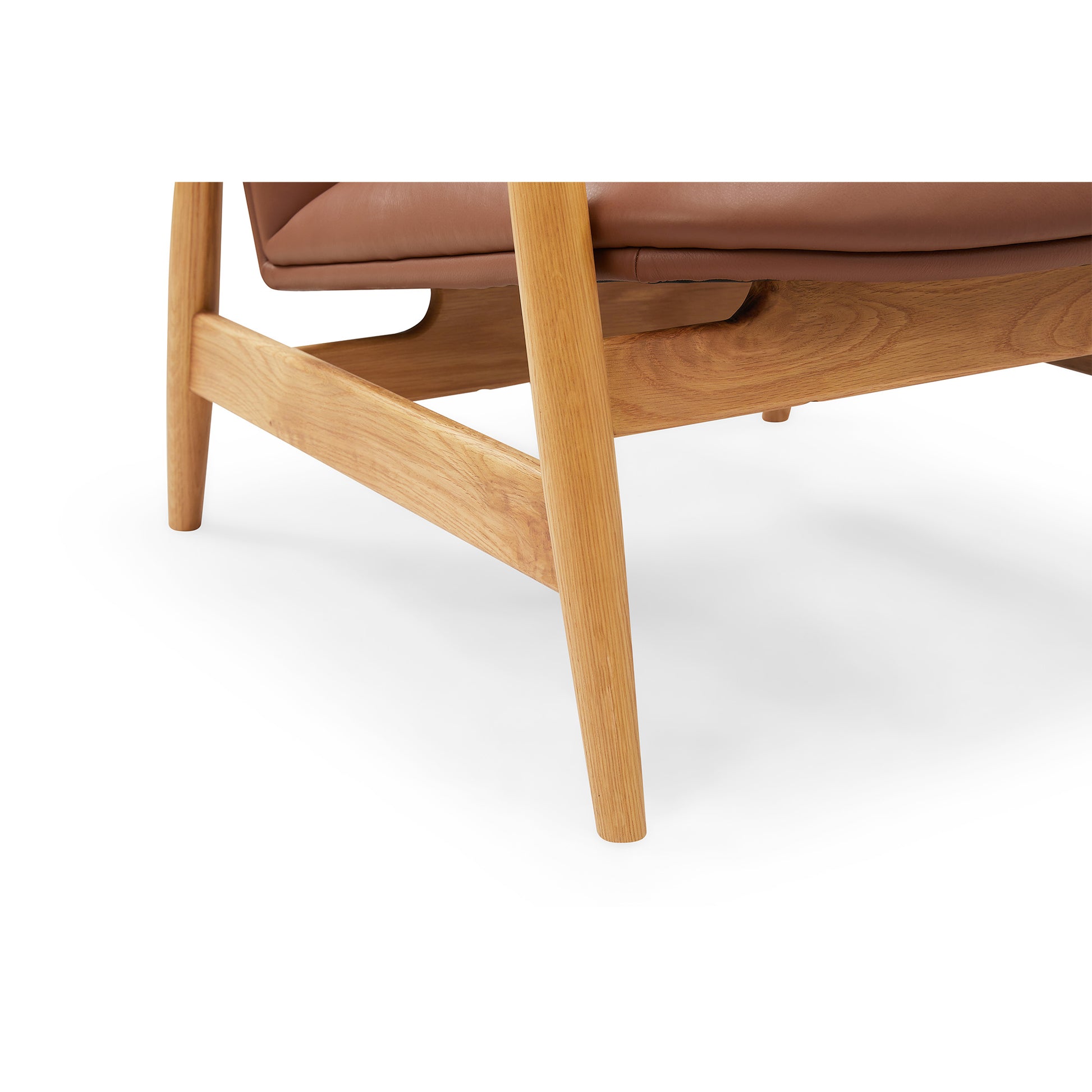 Olea lænestol, Natur eg | Cognac læder - Møbelkompagniet