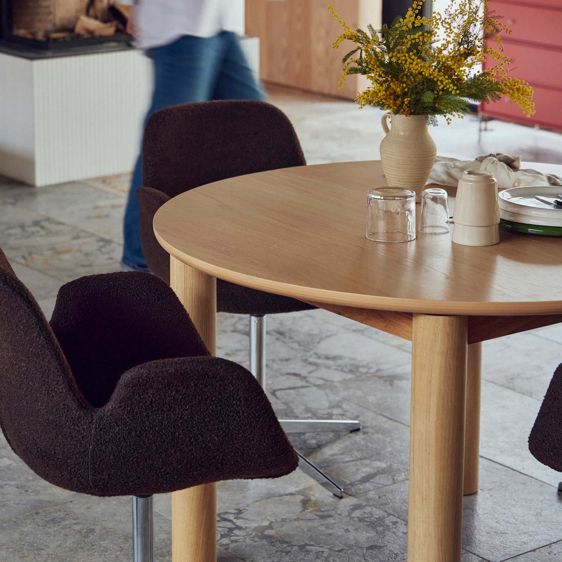 Askov spisebord, inkl. tillægsplade | Ø115-160 - Møbelkompagniet