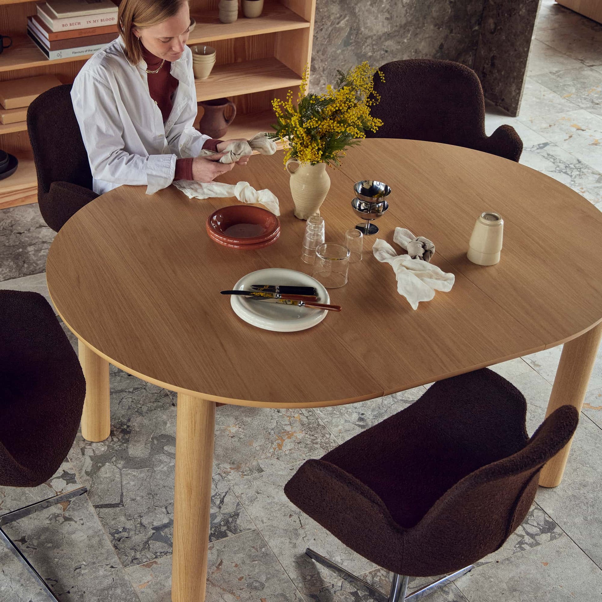 Askov spisebord, inkl. tillægsplade | Ø115-160 - Møbelkompagniet