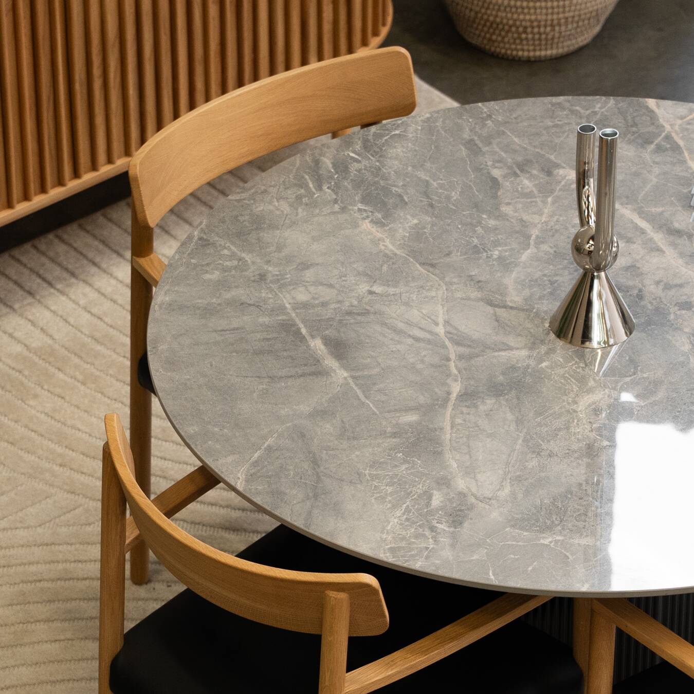 Argilla spisebord, keramik | Ø120 cm - Møbelkompagniet