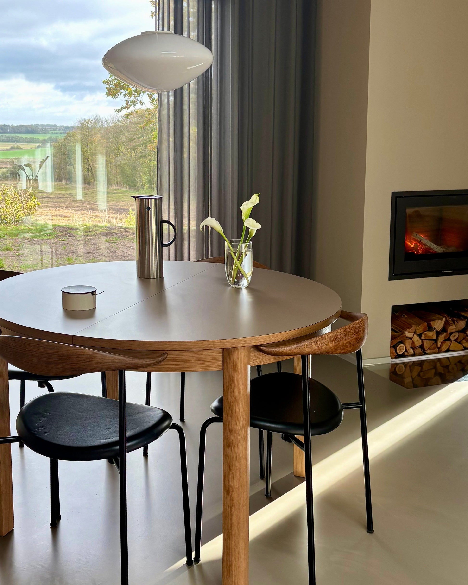 Holdbar spisebord, Ø120 - Møbelkompagniet