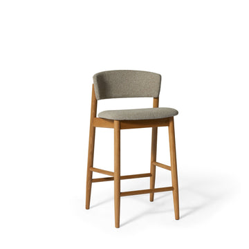 Leonora counterstol, egetræ | stof - Møbelkompagniet