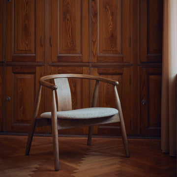 Relate Loungesessel, geräuchertes Eichenholz | Stoff