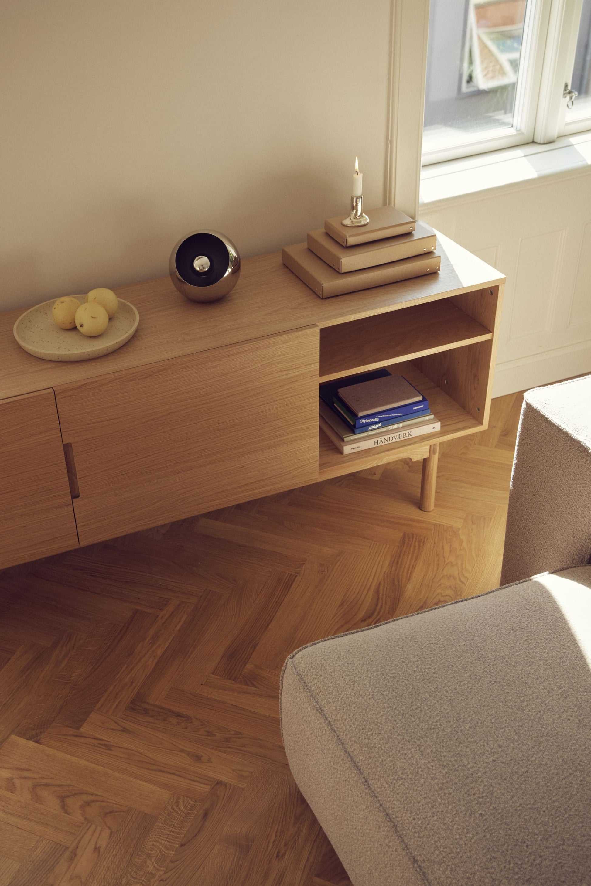 Struktur skænk - Møbelkompagniet