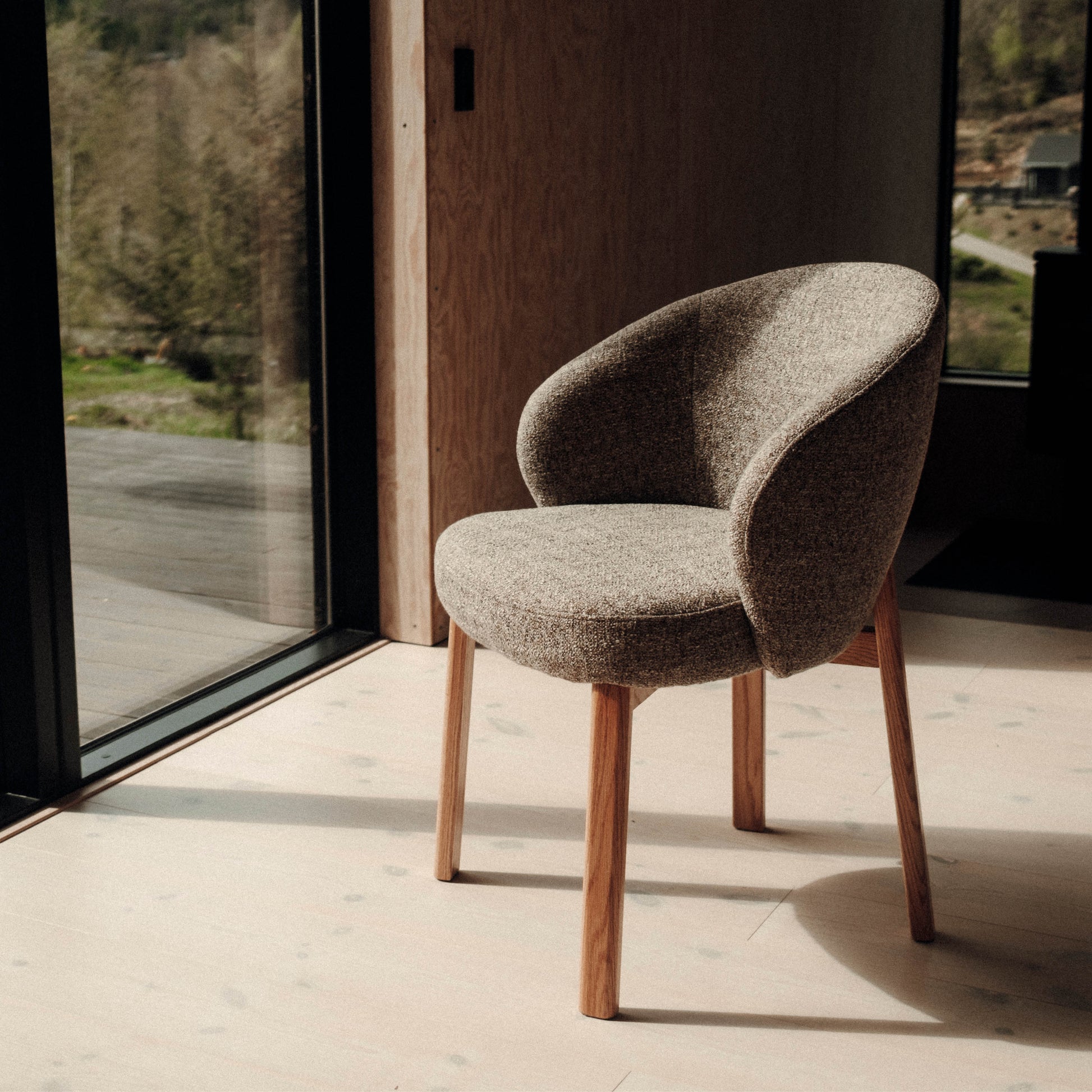 Vero spisebordsstol, Java Mocca - Møbelkompagniet