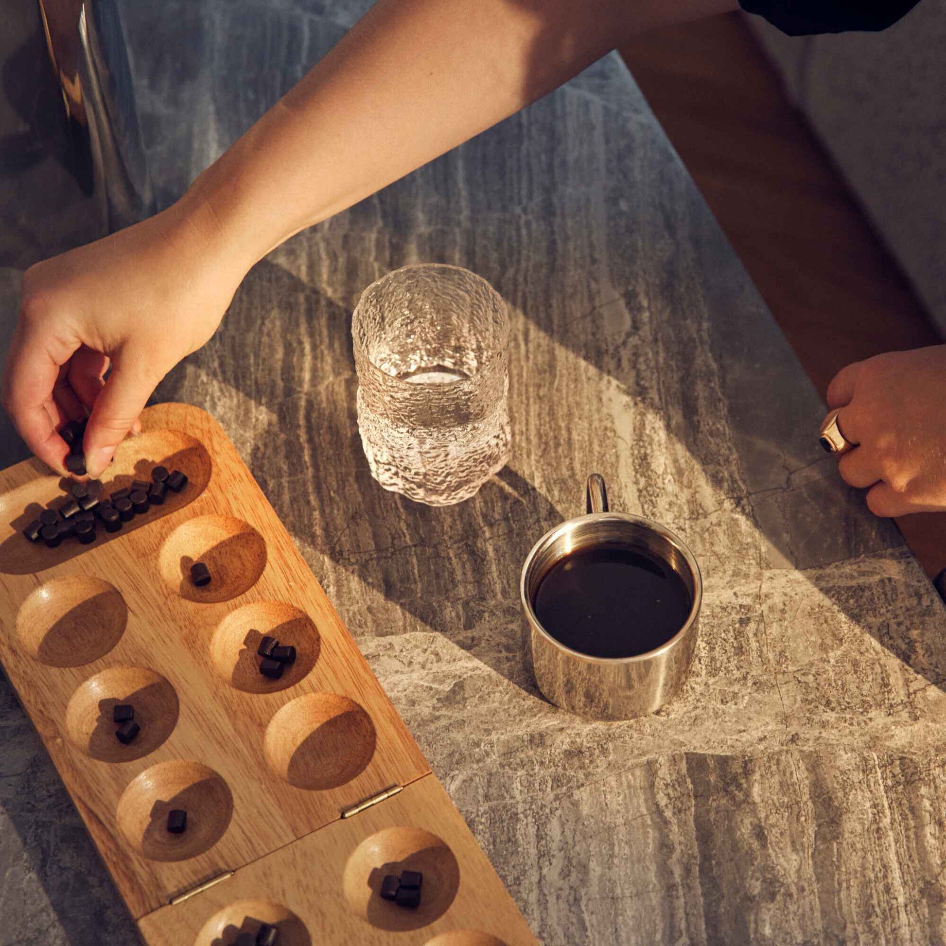 Vega sofabord, river grey marmor | 140x70 - Møbelkompagniet