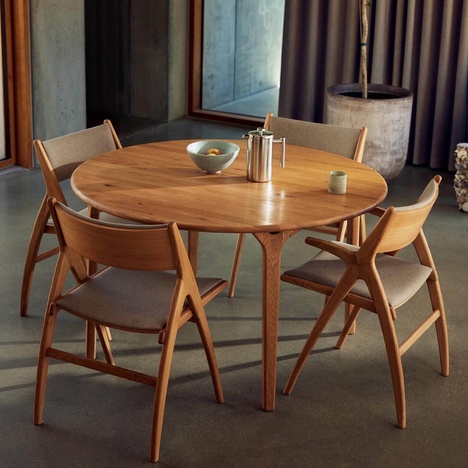 Roots spisebord, inkl. tillægsplade | Ø130/170 - Møbelkompagniet