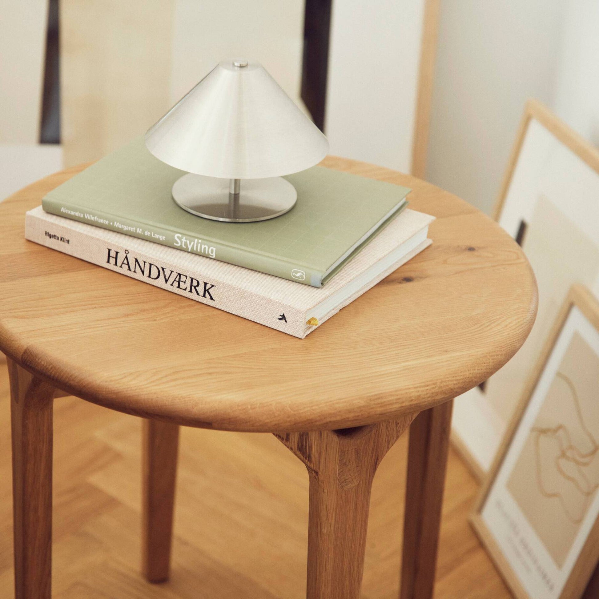 Roots hjørnebord, Ø50 - Møbelkompagniet